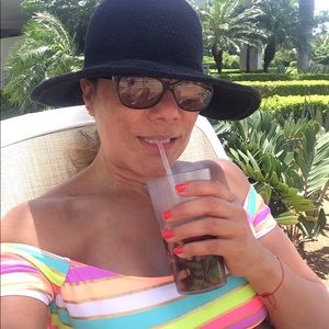 Meet your Posher, Eva